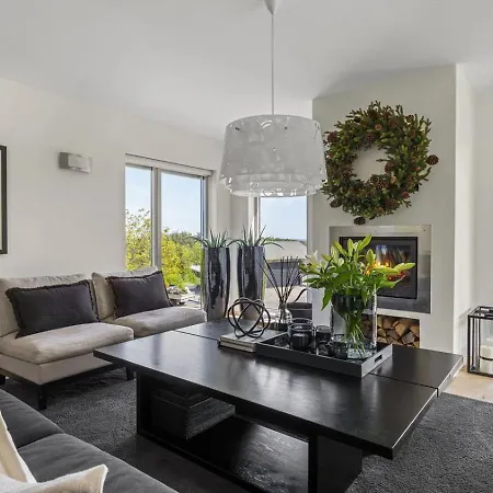 Beautiful House In Dom wakacyjny Arendal